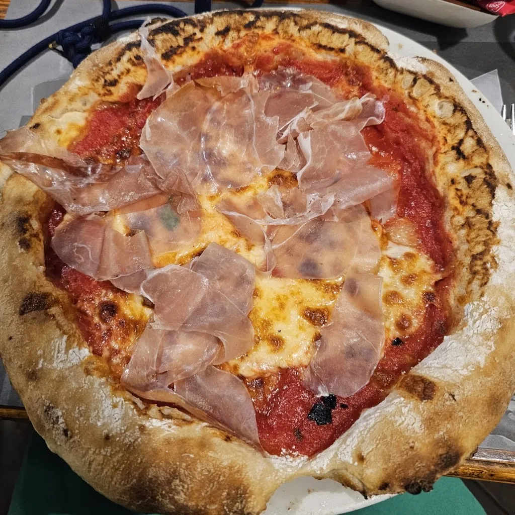 Armina Popeanu_Pizzeria Fuori Binario_Avola_review