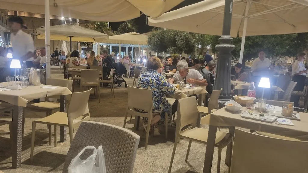 TYB 1995_La Corte D' Aragona_Avola_review