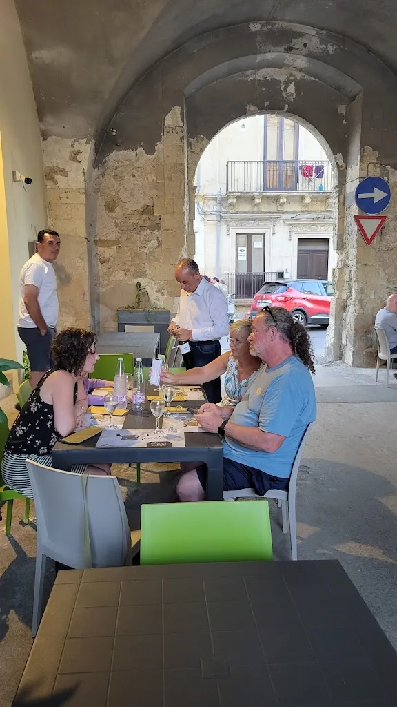 Joshin_Piquadro Risto Pizza&Burger_Avola_review