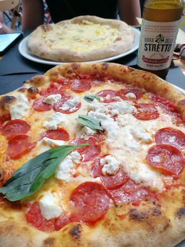 Jakub Szymczak_Mangiunizzu Pizzeria Avola_Avola_review