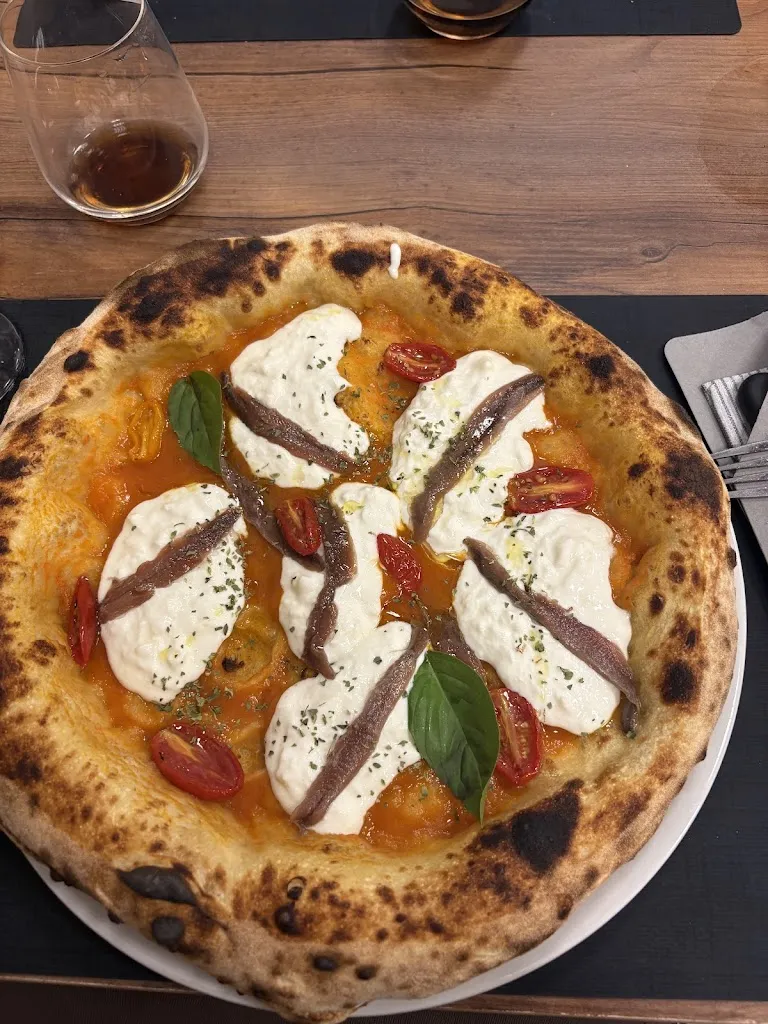 Pizzeria Area 51_Avola_slider_image_3