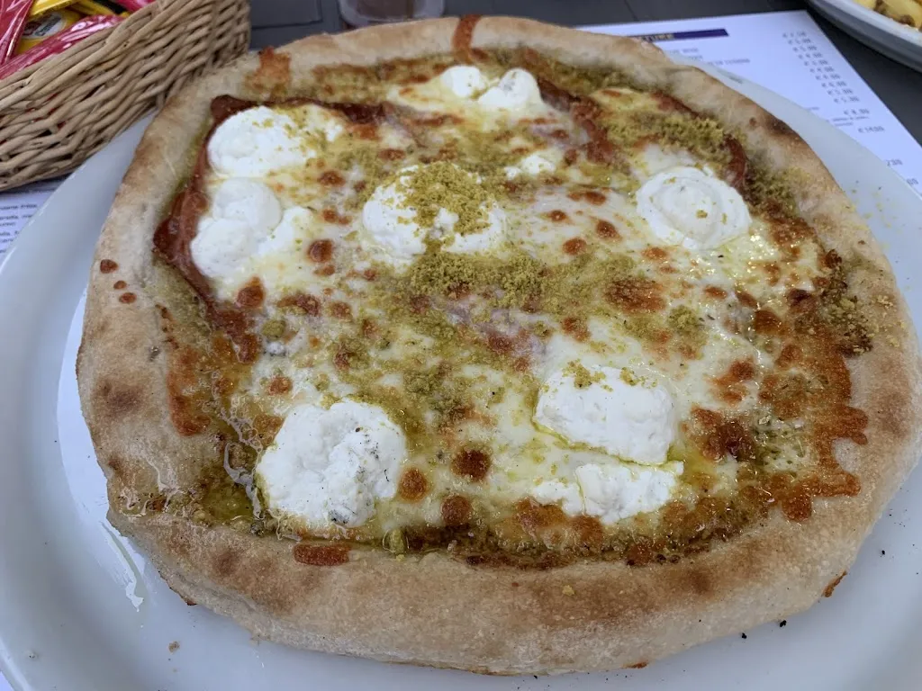 Agata Spampinato_Pizzamore_Avola_review