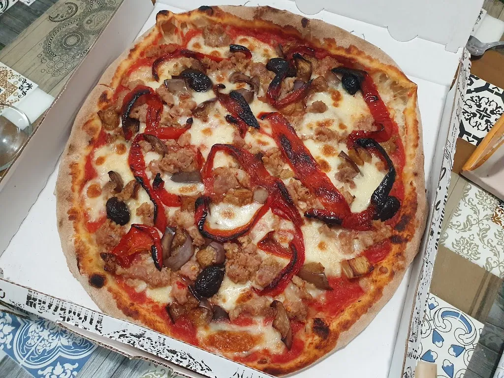 Andrei Lyashko_Rosticceria Pizzeria Pizzoleria La Fenice di Ignogna - Avola_Avola_review