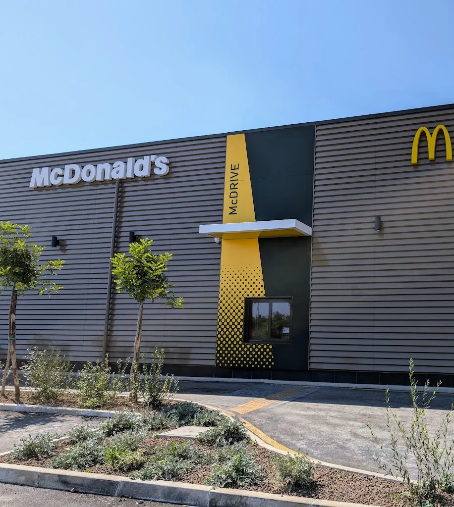 Graham Miller_McDonald's Avola Giardino_Avola_review