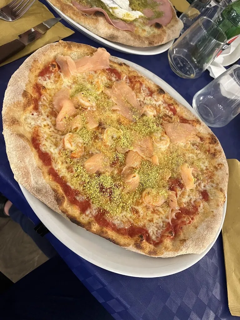 Paolo “BUSDRIVERLIFE”_Triskele Beach Club_Brolo_Bewertung