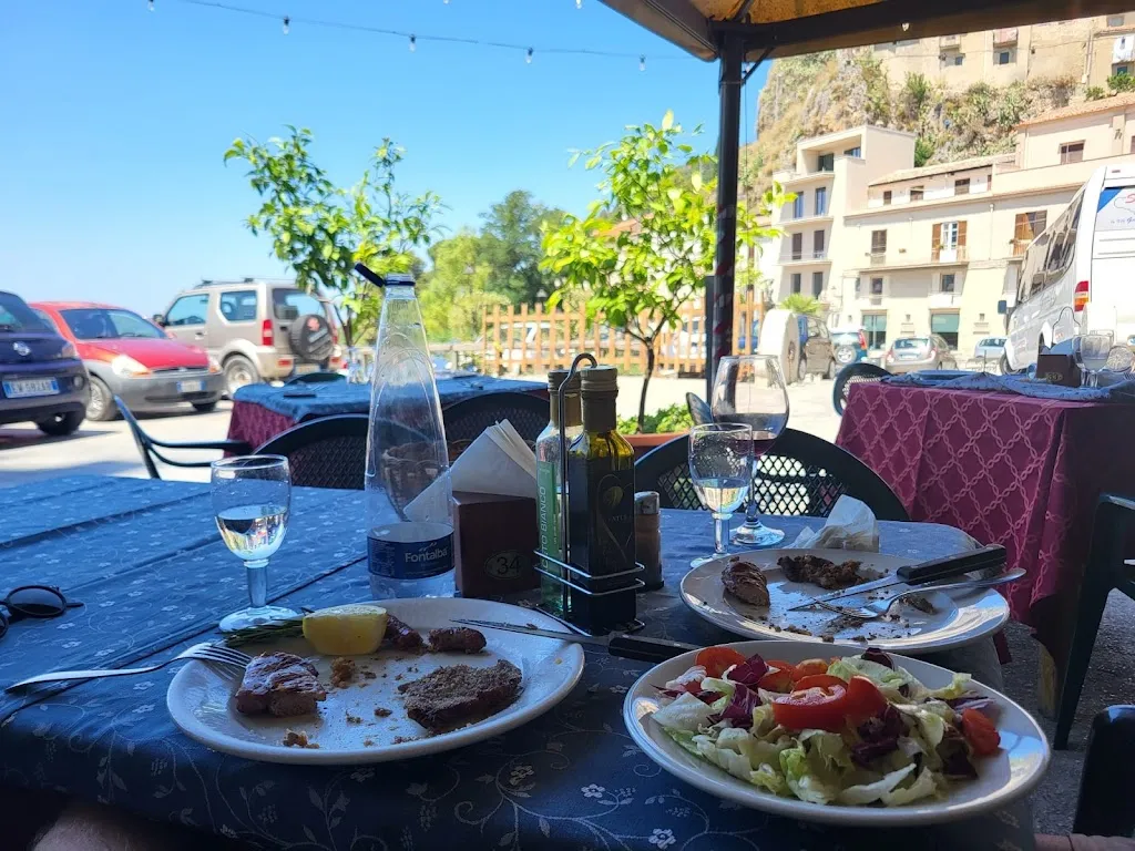 tonka pavić_A Castellana_Caccamo_review