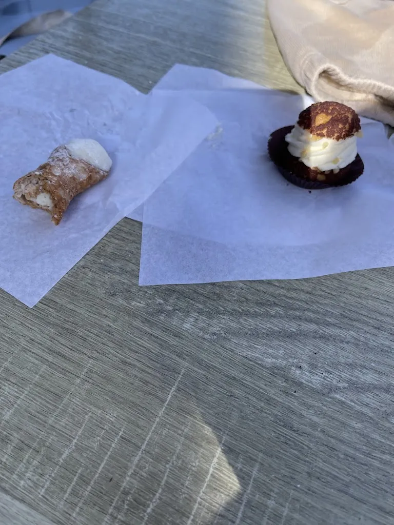 Nikki Kadak_Caffè Royal_Caccamo_review