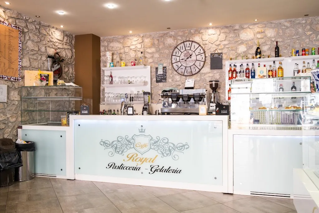 Caffè Royal restaurant in Caccamo