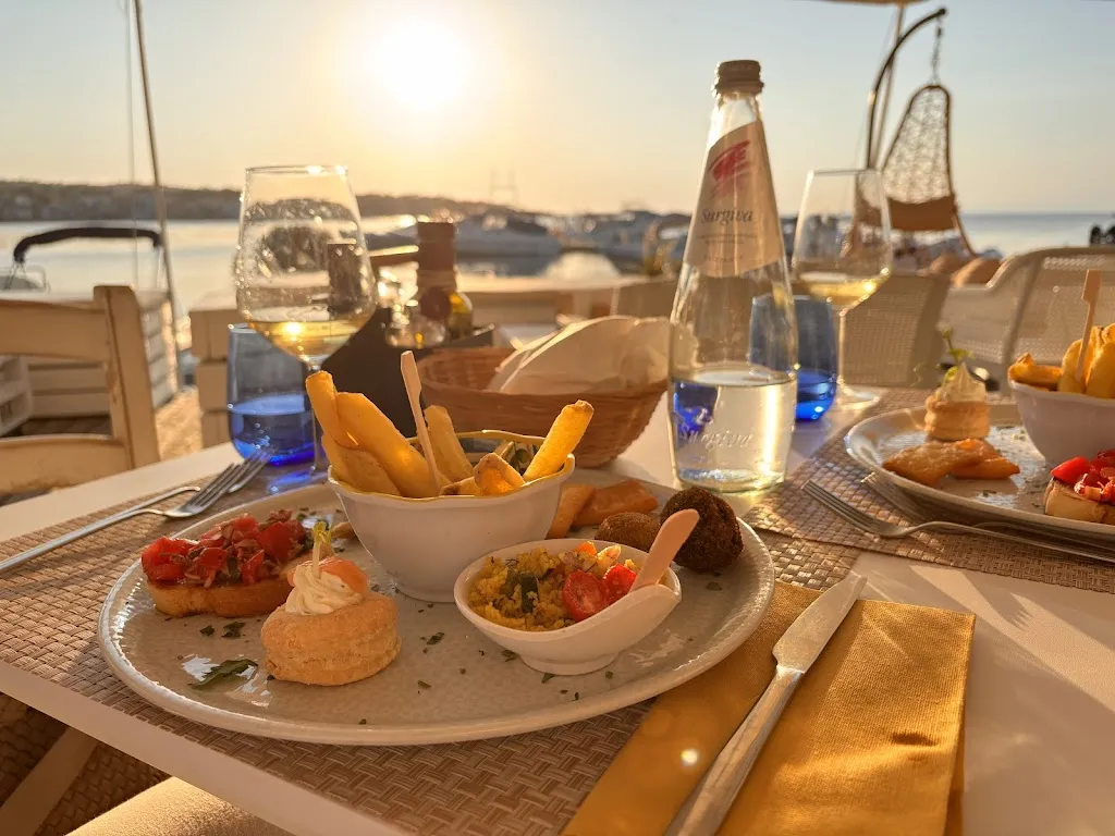 Martin Burmeister_Al Pontile -(Brucoli)_Brucoli_review