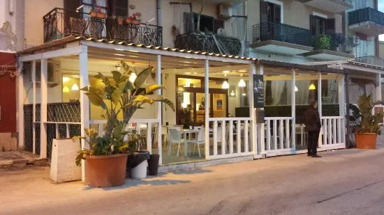 Abramopub restaurant in Brucoli