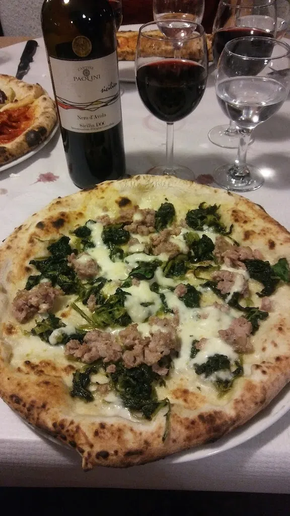 Julie Heslop_Pizzeria Miramare_Brucoli_review