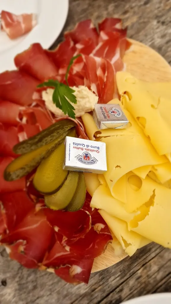 Anamaria Cazacu_Baita Pramulin Hütte_Lamie di Olimpie-Selva_review