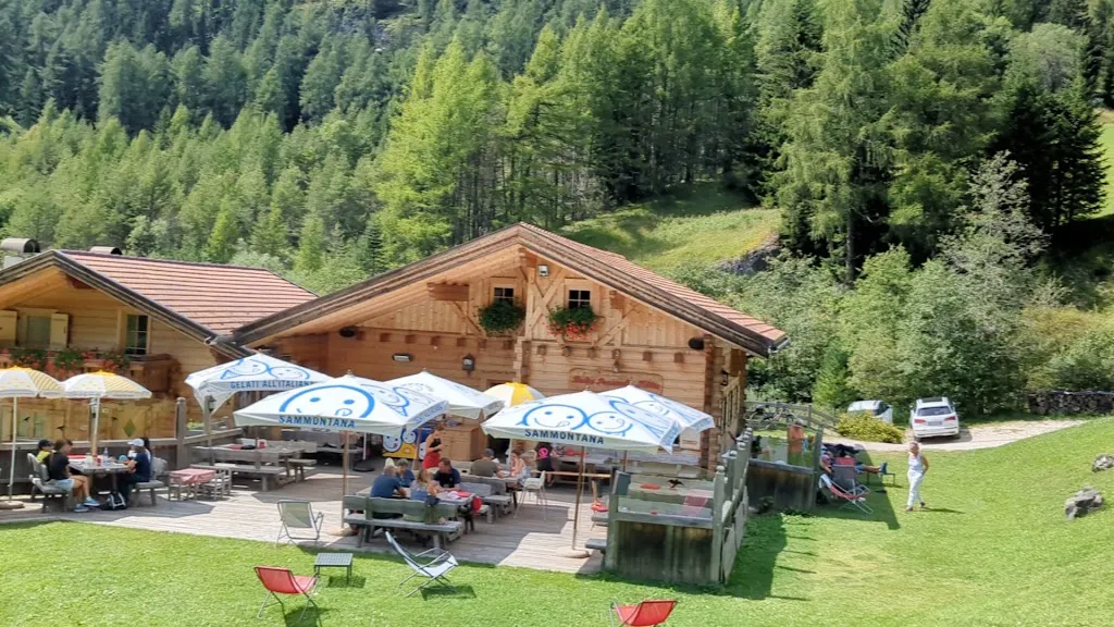 Baita Pramulin Hütte_Lamie di Olimpie-Selva_slider_image_2