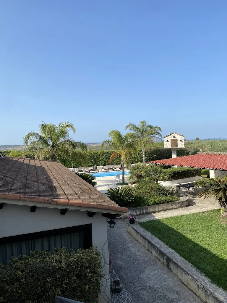 Andrea Vincenzo_Agriturismo Le Zarafe_Caltabellotta_review