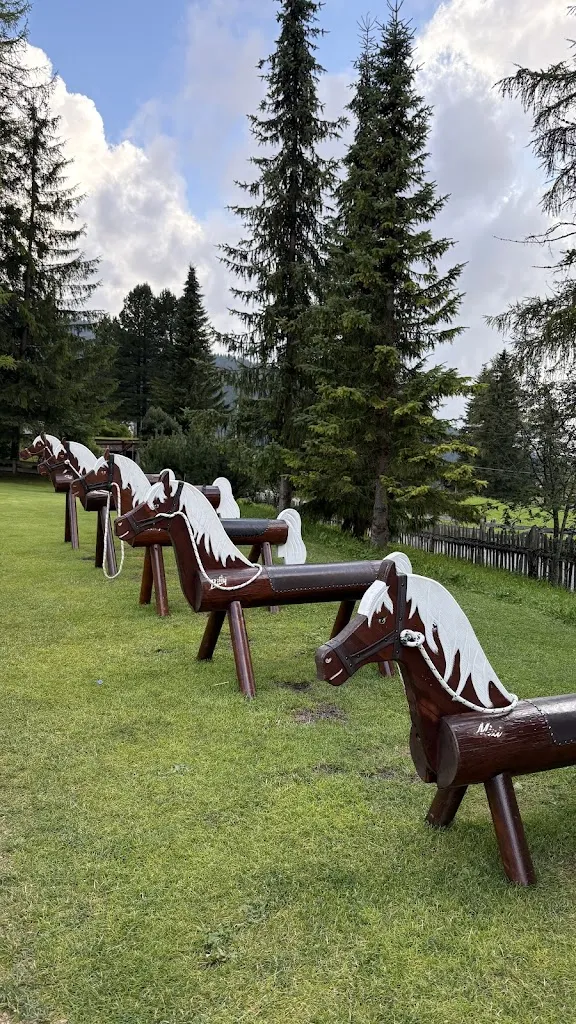 Yan Ni Tan_Baita Ciampac Hütte_Lamie di Olimpie-Selva_review