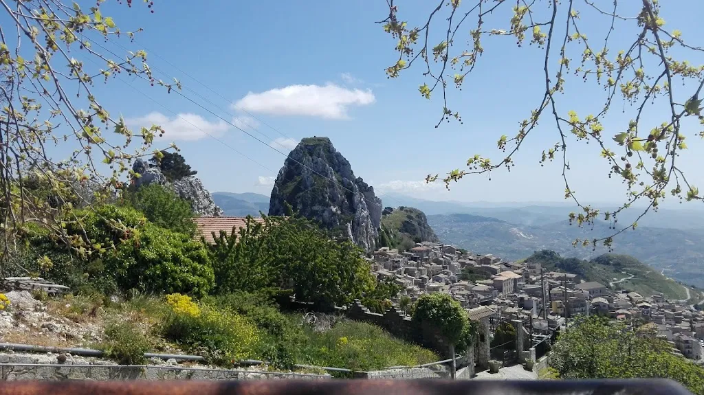 The brothers_Caltabellotta_slider_image_3