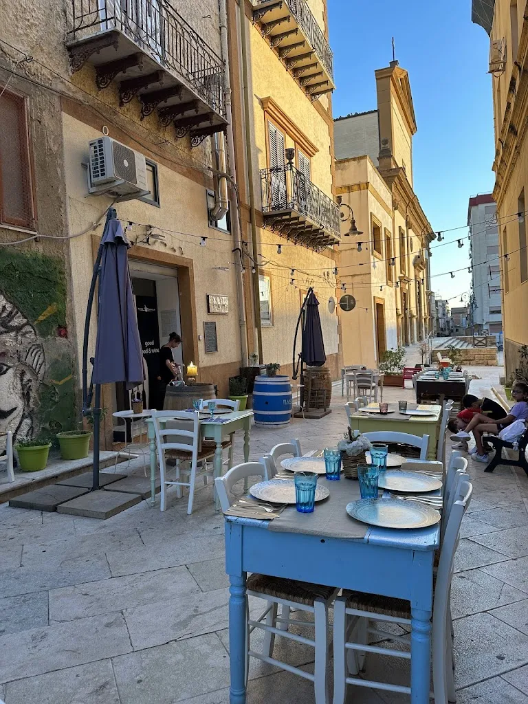 Vineria Tanto di Cappello restaurant in Caltabellotta