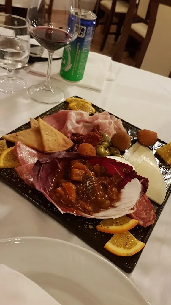 Diana Olde Riekerink_Ristorante - Pizzeria Julie And Grace s.r.l.s. - Camastra_Camastra_review