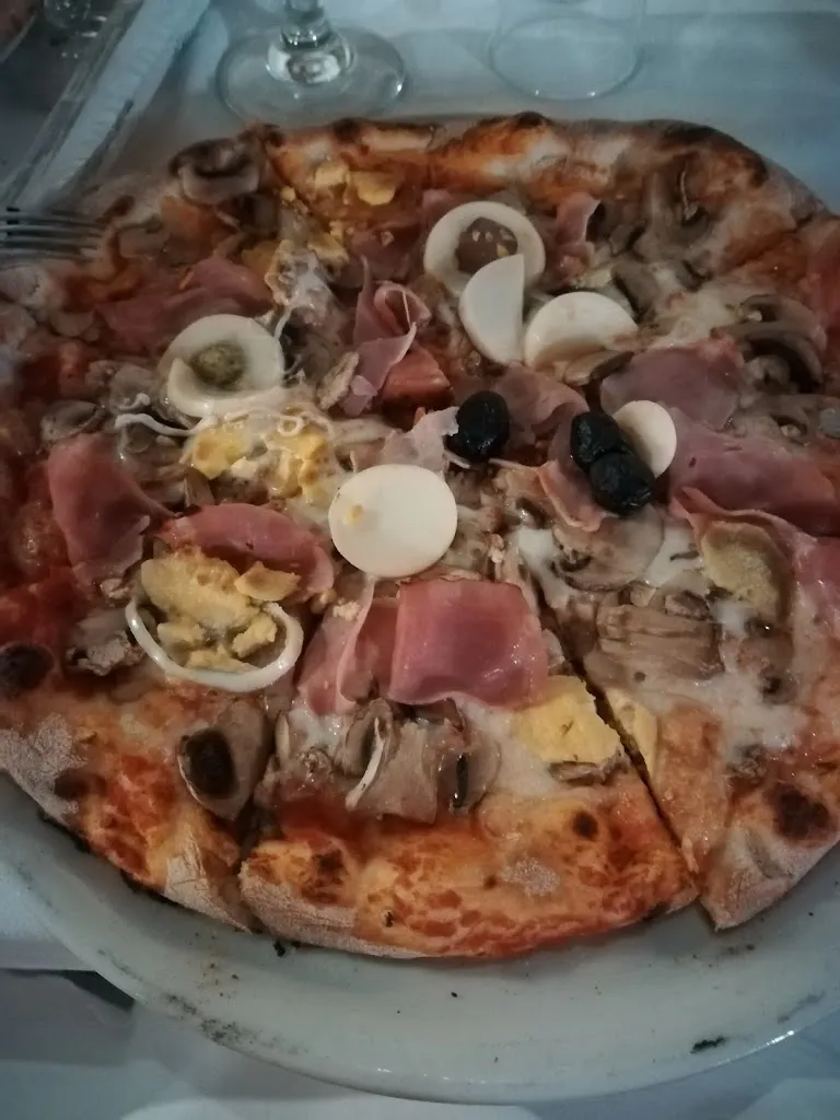 Nuccio Cutaia_Ristorante - Pizzeria Julie And Grace s.r.l.s. - Camastra_Camastra_review