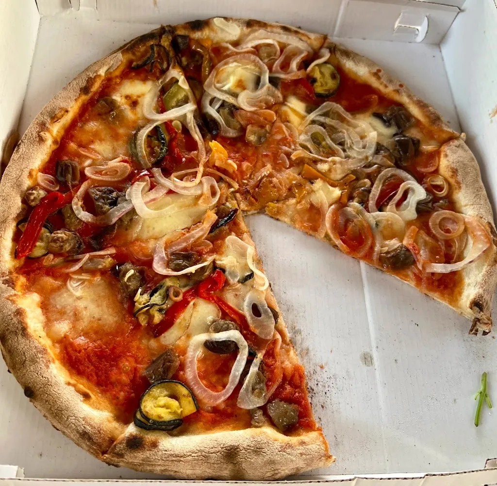 Pizzeria Milanese_Camastra_slider_image_2