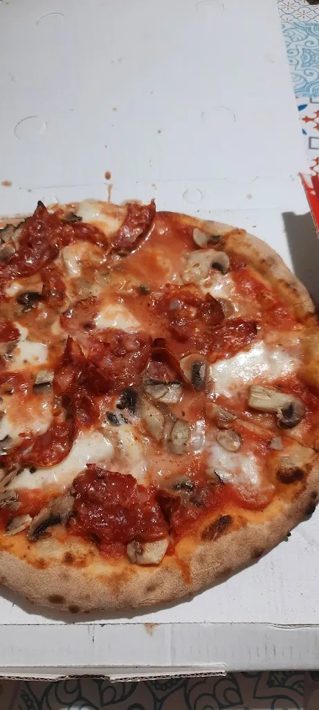 Pizzeria Milanese_Camastra_slider_image_3