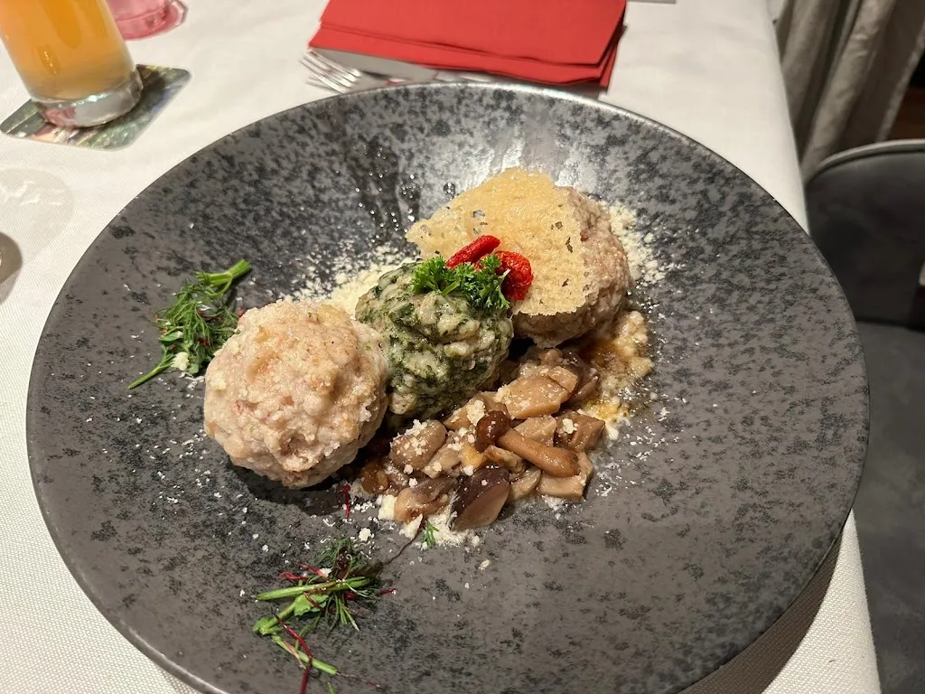 Speckkeller_Lamie di Olimpie-Selva_slider_image_3