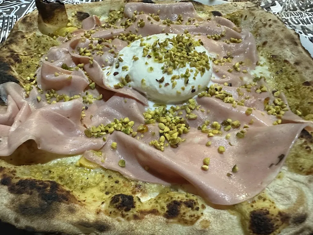 Daryna Bobovnikova_rossodivino_Camastra_review