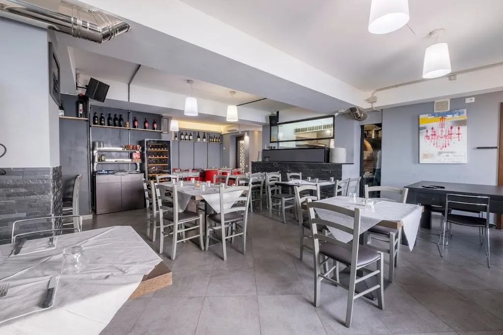 rossodivino restaurant in Camastra