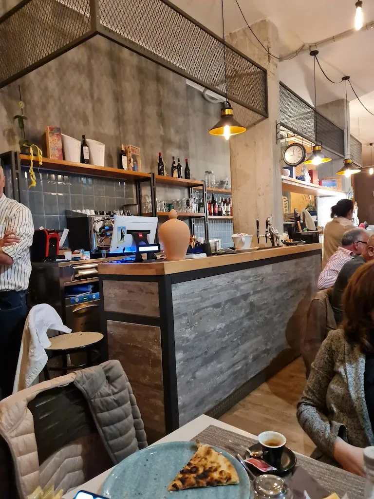 Pizzeria Chi Ciauru restaurant in Camastra