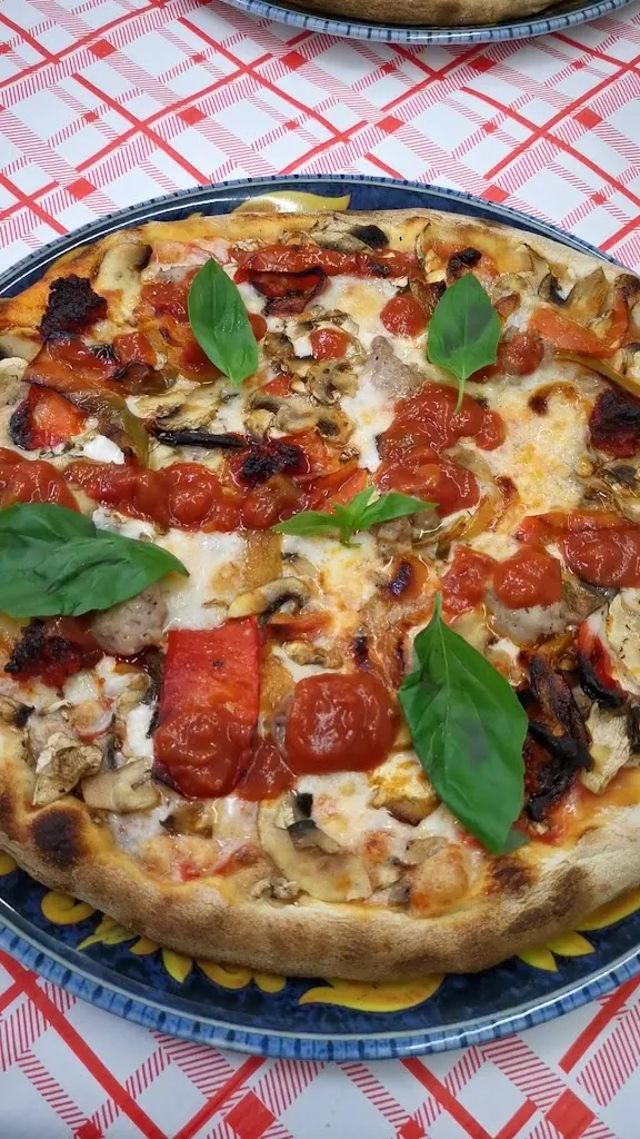 Pizzeria Totò_Camastra_slider_image_2