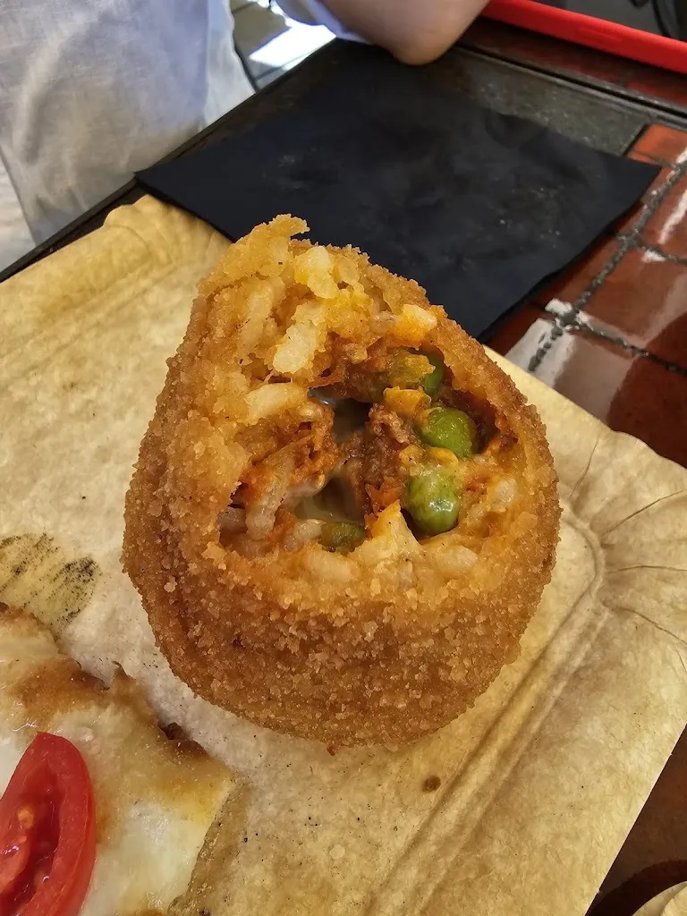 Andra_Pinsé sicilian street food_Caltagirone_review