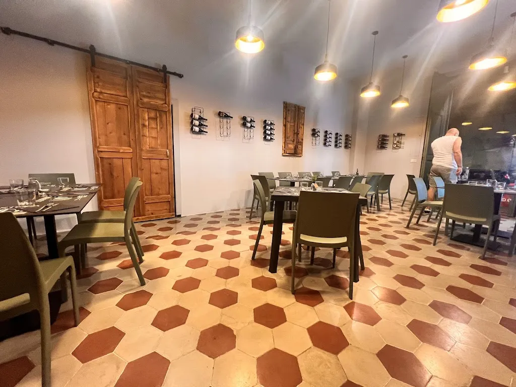 L'osteria VINI' restaurant in Caltagirone