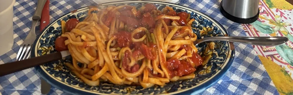 Sarah Hoiland_Gusto e arte_Caltagirone_recensione