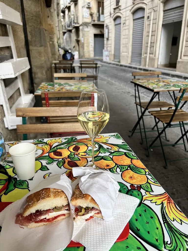 Daniel Mwasi_La Bottega Gustosa_Caltagirone_review