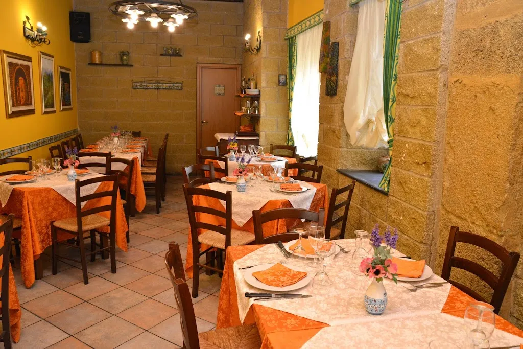 Ritrovo La Piazzetta - Ristorante a Caltagirone_Caltagirone_slider_image_1
