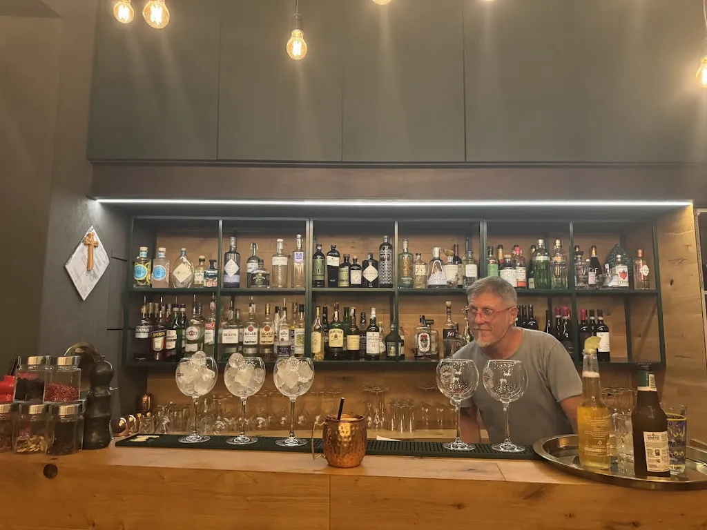 Anna Astra_Memà Wine Bar E Bistrot_Caltagirone_review