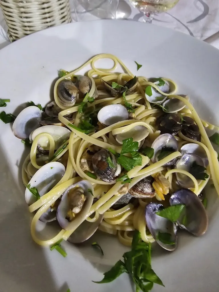 Pizzeria Sunlight di Saverio Savarino restaurant in Campobello di Licata