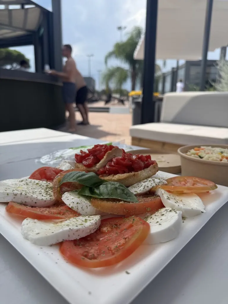 CRISUMMA PHILOSOPHY_Latiano_slider_image_2