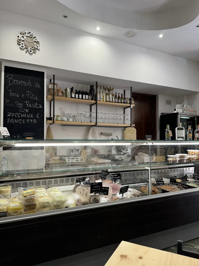 Terra e Putìa restaurant in Camporeale