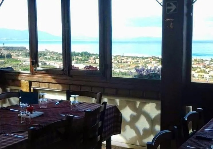 Pizzeria La Torre di Elena_Campofelice di Roccella_slider_image_1