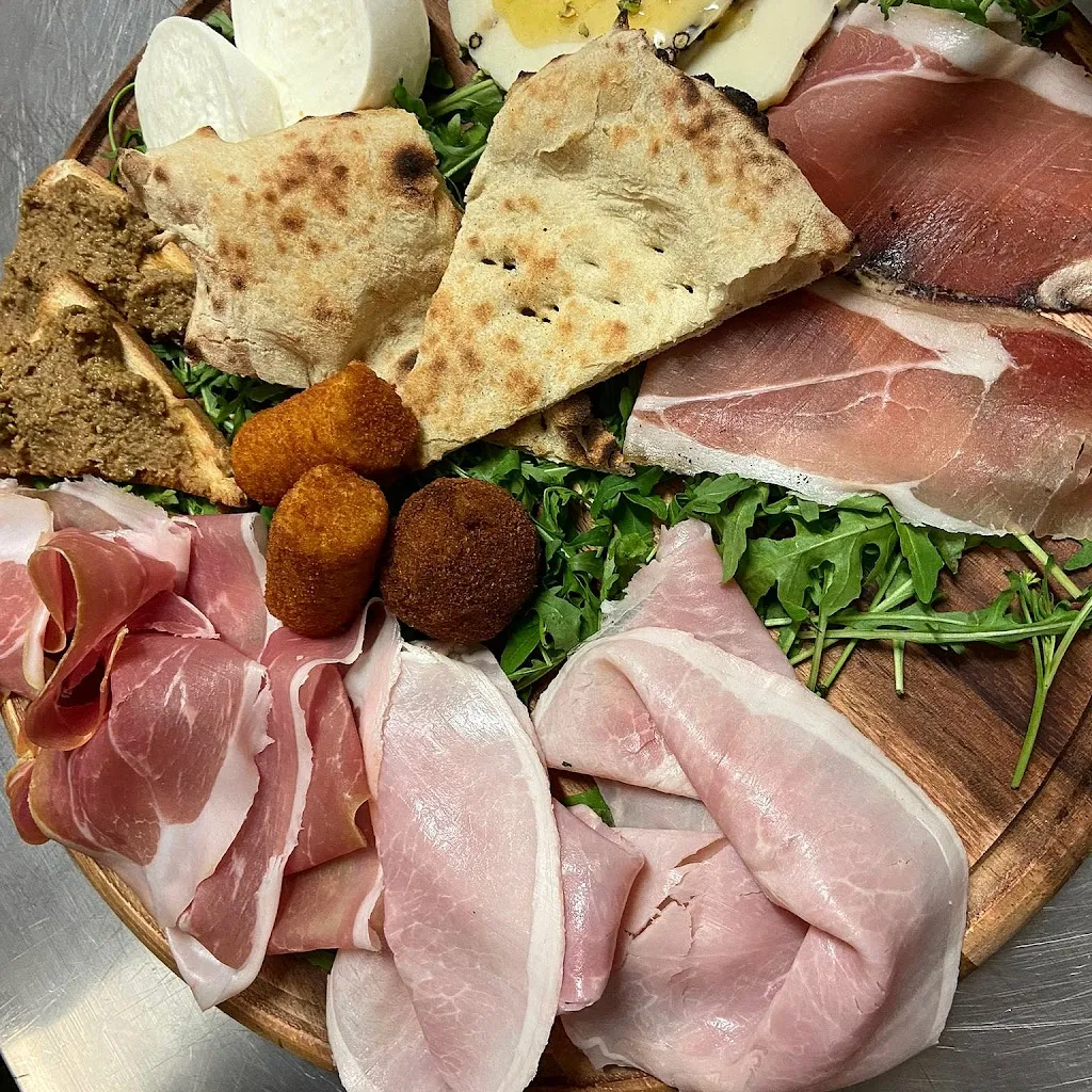 PG Restaurant restaurant in Campofelice di Roccella