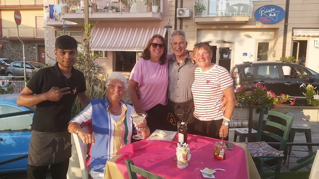 Maggie Lodge_Prosit di Linda & Mimmo_Campofelice di Roccella_review