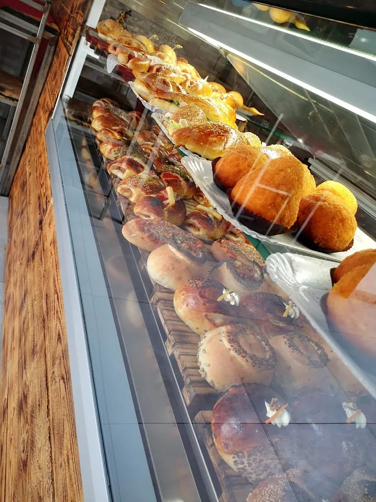 PINOS'FOOD di Giuseppe Di Leonardo (Pizzeria - Panineria - Ristorante) restaurant in Campofelice di Roccella