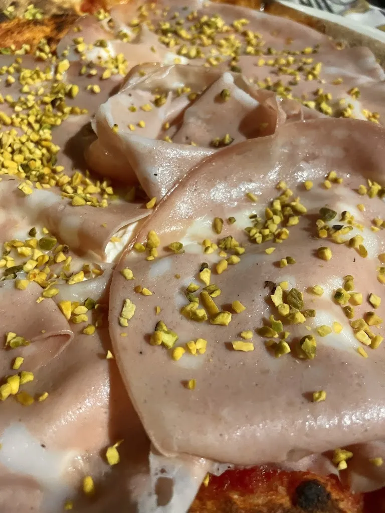 emmhh X_Pizza Time Di Vittorio Falcone_Latiano_review