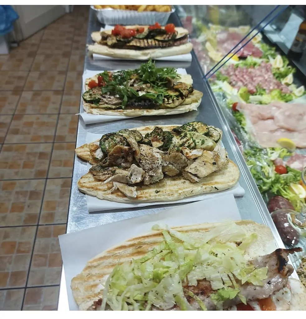 L'artista del panino di Emanuele giovanni colore_Caltanissetta_slider_image_2