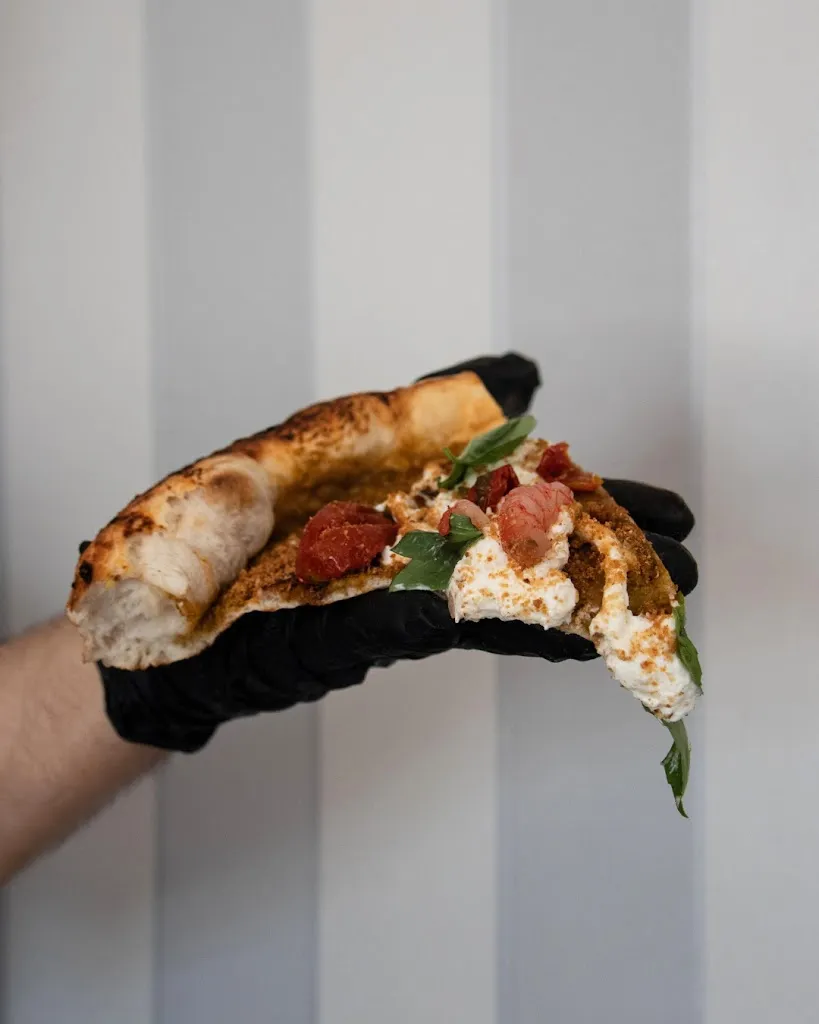 Pizzeria Maninpasta Pizzaioli dal 1990_Caltanissetta_slider_image_2