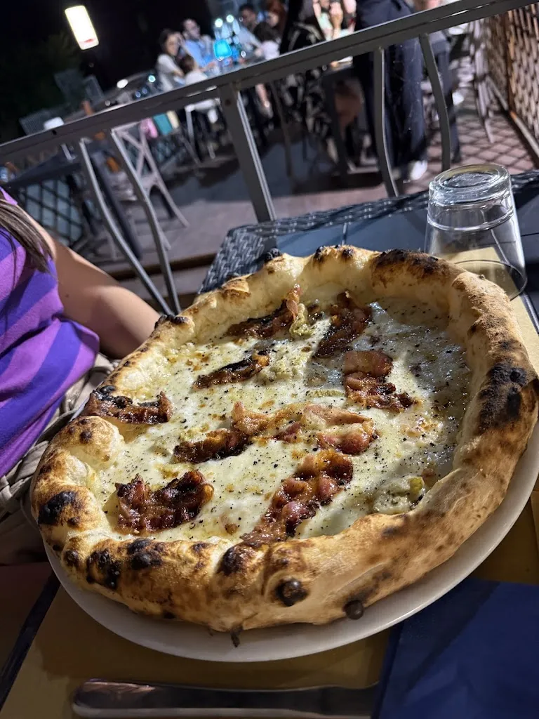 Pizzeria Maninpasta Pizzaioli dal 1990_Caltanissetta_slider_image_3