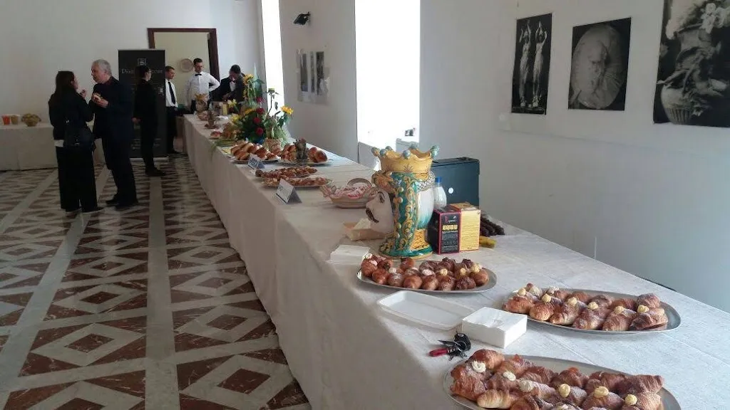 Piazza Marconi Cafè restaurant in Caltanissetta