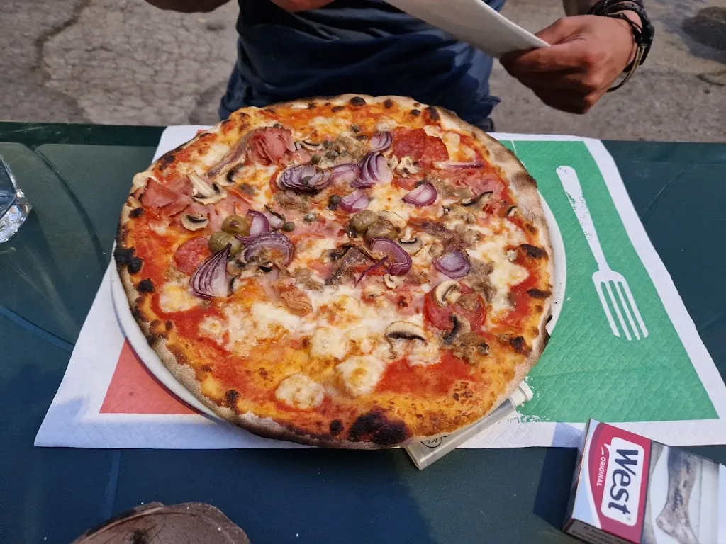 Pizzeria Le Colonne Di Guarini Laura_Latiano_slider_image_2
