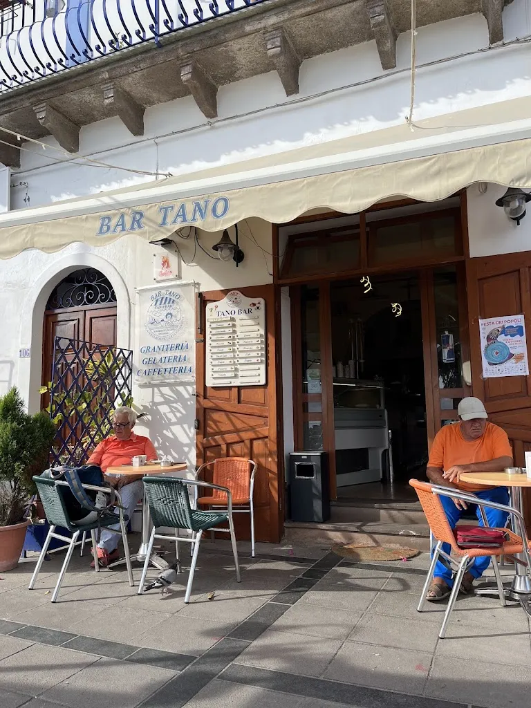 Bar Tano restaurant in Canneto